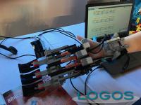 Storie - Il braccio cibernetico costruito con i Lego 