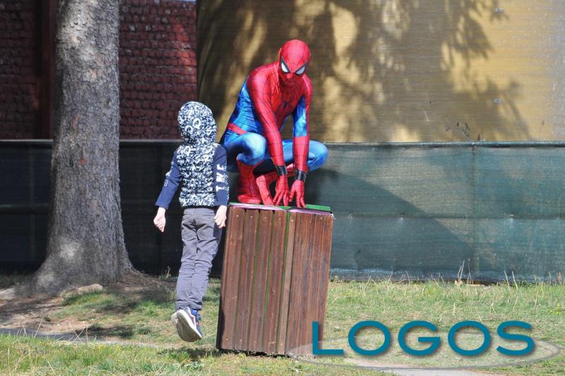 Maschera e costume: Sono Spider-Man - Logos News